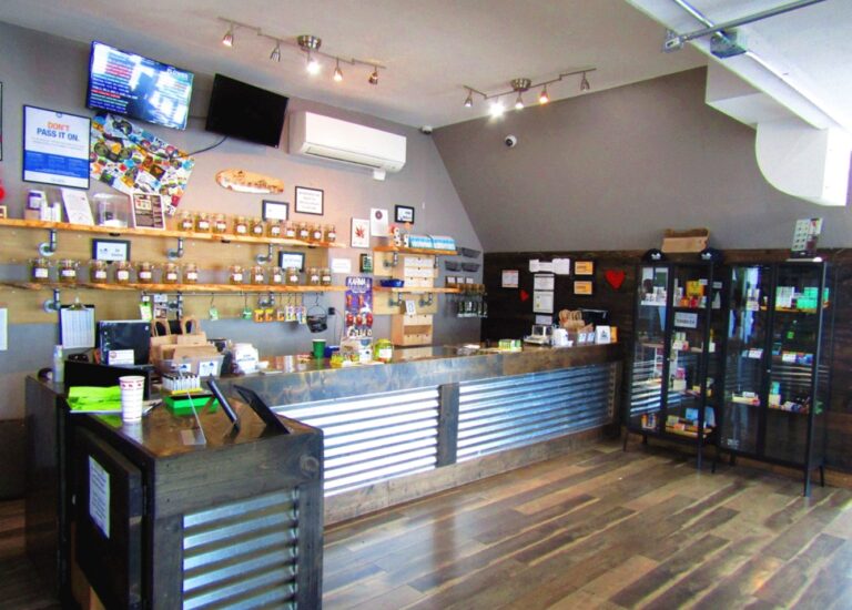 reds marijuana shop albuq1 768x550