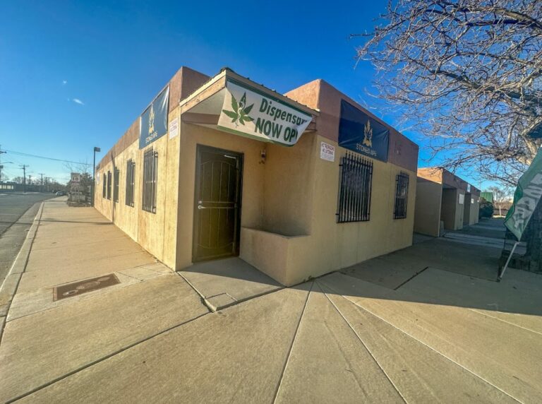 stoned ape albuq1 768x572